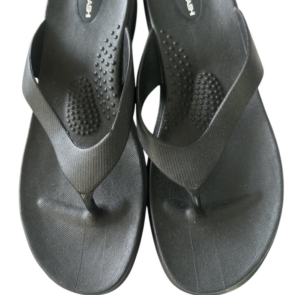 Okabashi Black Women's Flip Flops Size 7 - NWOT